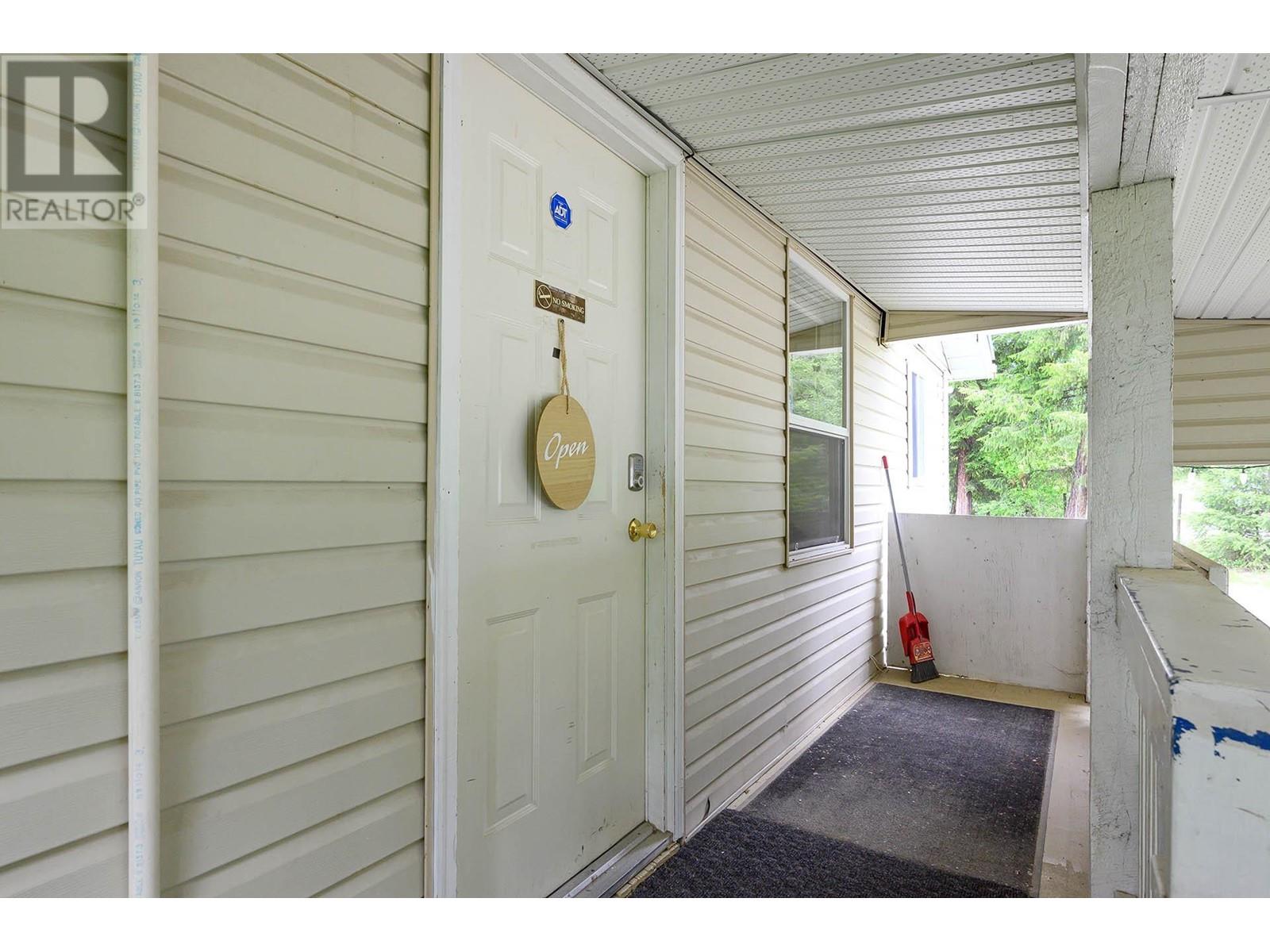 32e Old N Thompson  E Highway, Clearwater, British Columbia  V0E 1N2 - Photo 4 - 10349018