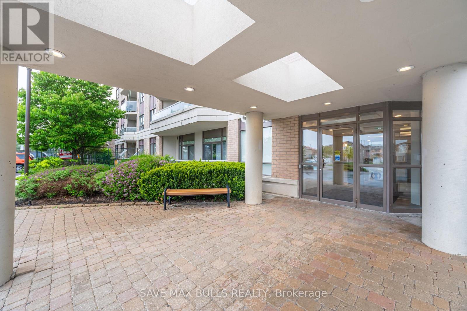 303 - 300 Ray Lawson Boulevard, Brampton, Ontario  L6Y 5H5 - Photo 25 - W12170254