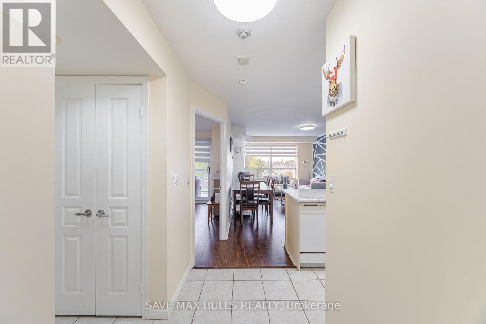 303 - 300 Ray Lawson Boulevard, Brampton, Ontario  L6Y 5H5 - Photo 3 - W12170254