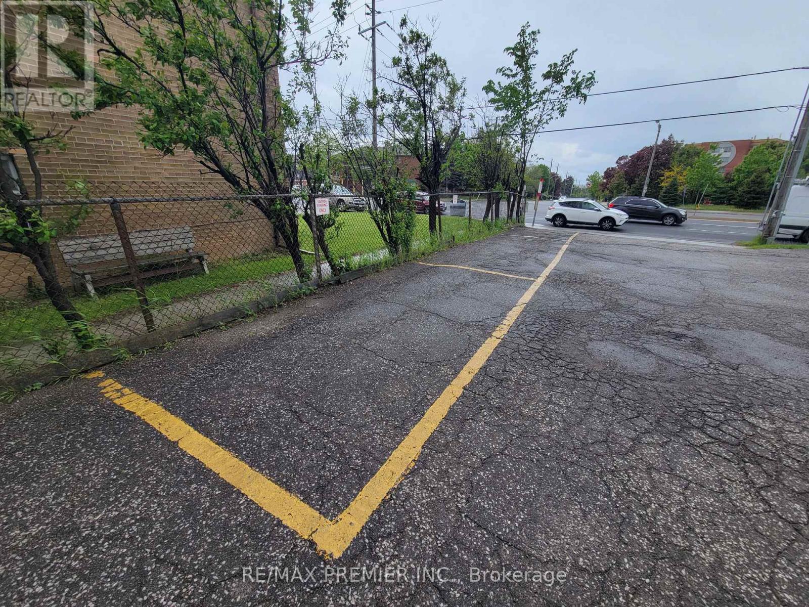 Lower Level #2 - 2637 Keele Street, Toronto, Ontario  M6L 2P2 - Photo 21 - W12170258