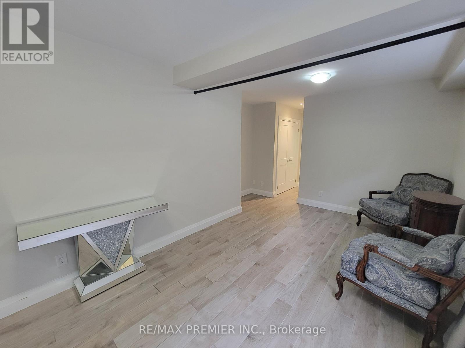 Lower Level #2 - 2637 Keele Street, Toronto, Ontario  M6L 2P2 - Photo 8 - W12170258