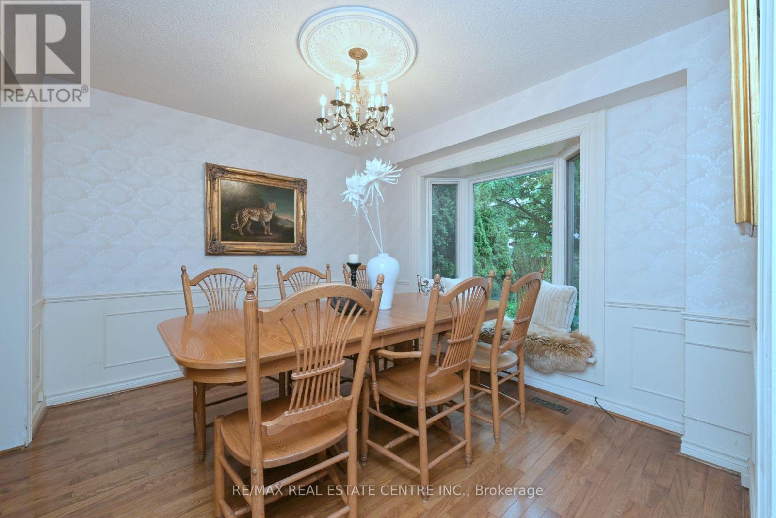 22 Horton Crescent, Brampton, Ontario  L6S 5J2 - Photo 10 - W12170273