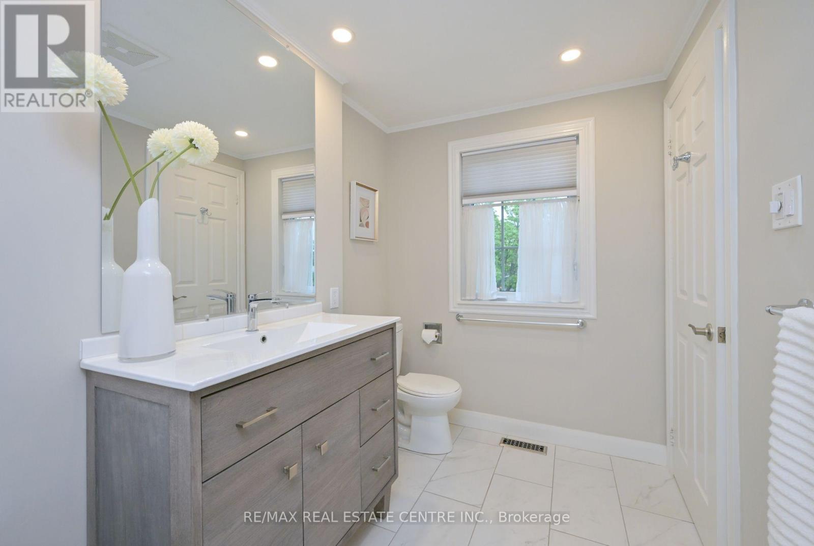 22 Horton Crescent, Brampton, Ontario  L6S 5J2 - Photo 19 - W12170273