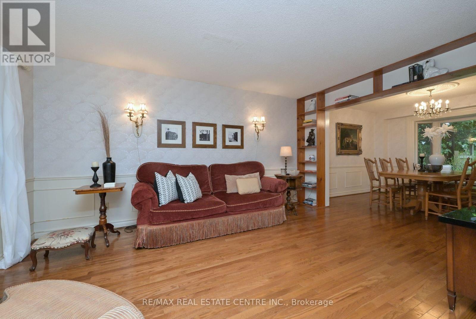 22 Horton Crescent, Brampton, Ontario  L6S 5J2 - Photo 5 - W12170273
