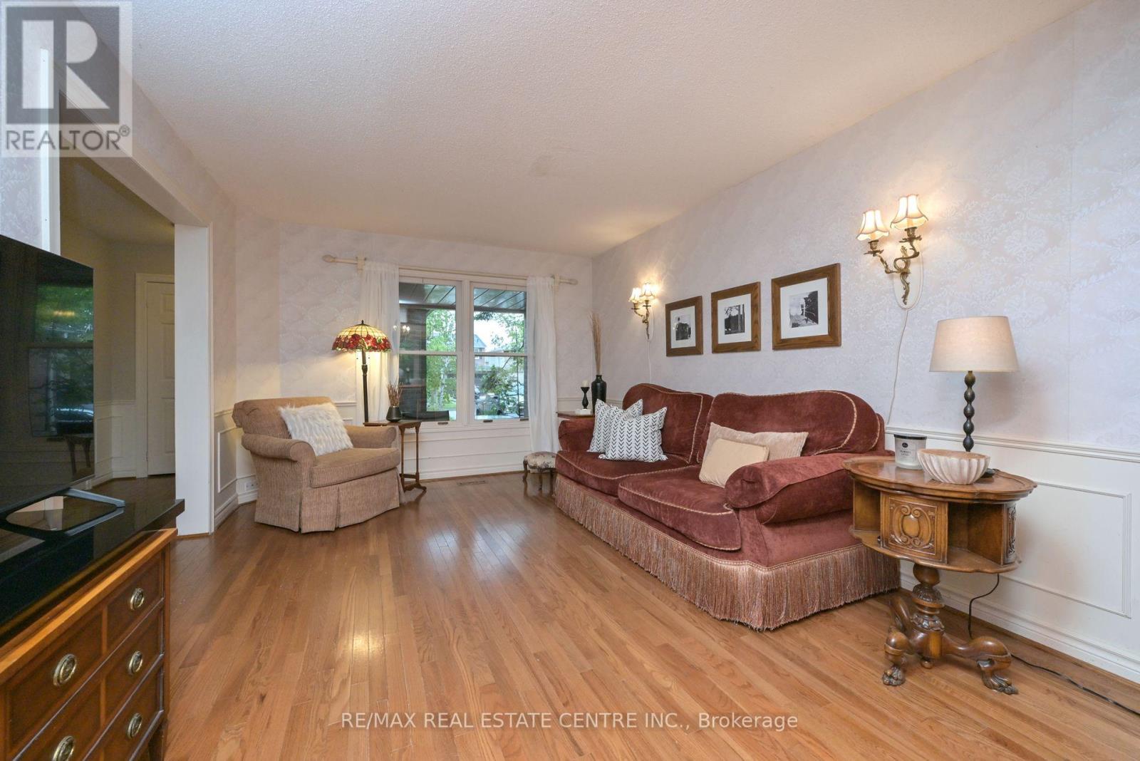 22 Horton Crescent, Brampton, Ontario  L6S 5J2 - Photo 6 - W12170273
