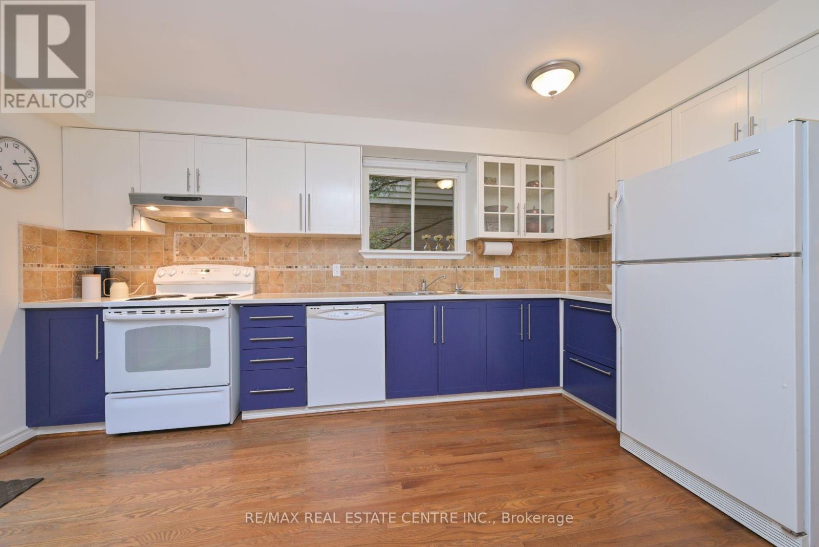 22 Horton Crescent, Brampton, Ontario  L6S 5J2 - Photo 7 - W12170273
