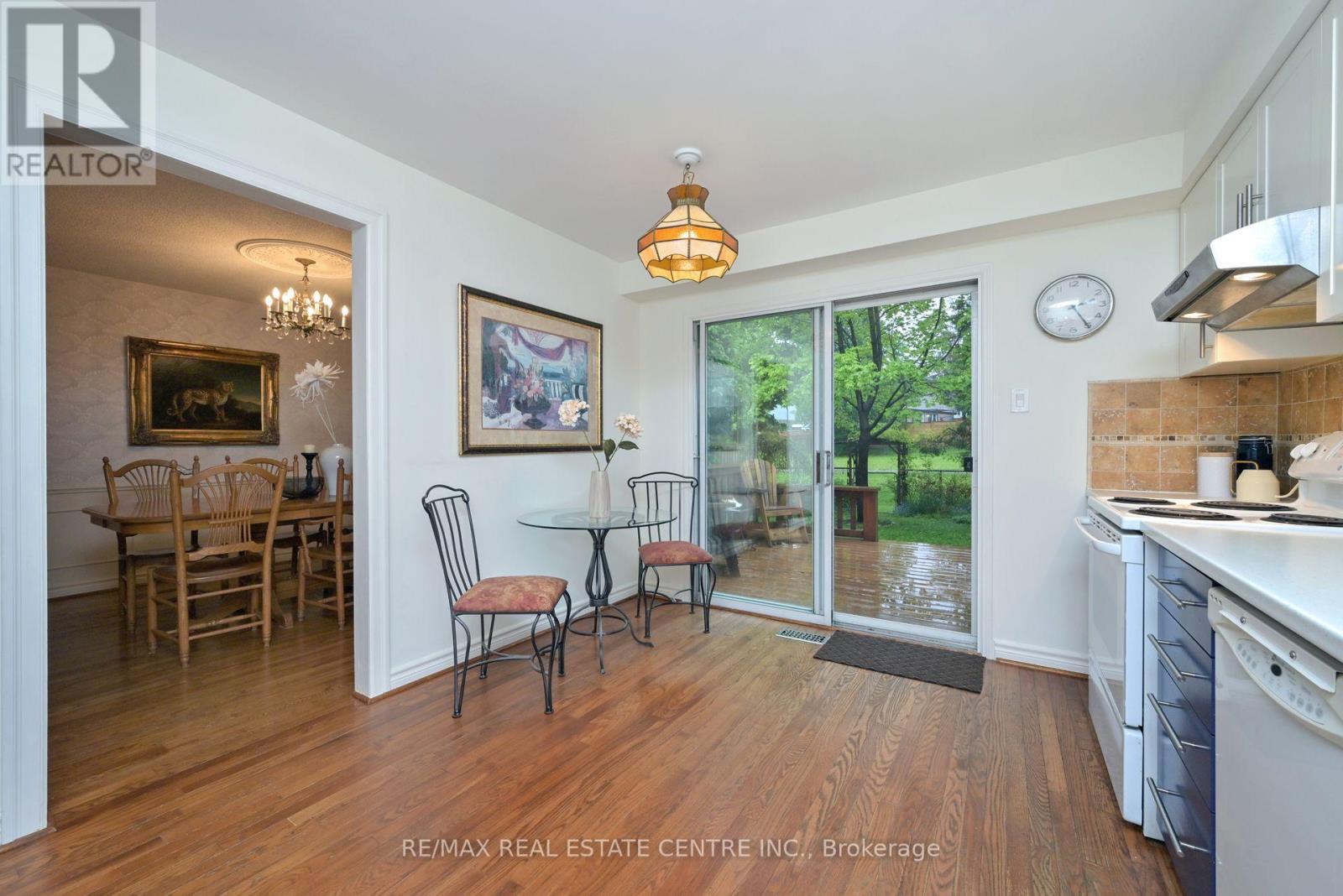 22 Horton Crescent, Brampton, Ontario  L6S 5J2 - Photo 8 - W12170273