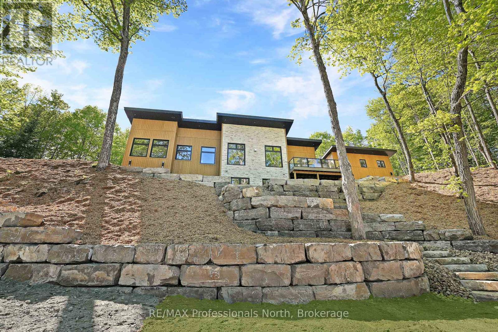 1041 Minaki Lane, Minden Hills, Ontario  K0M 2K0 - Photo 42 - X12168862