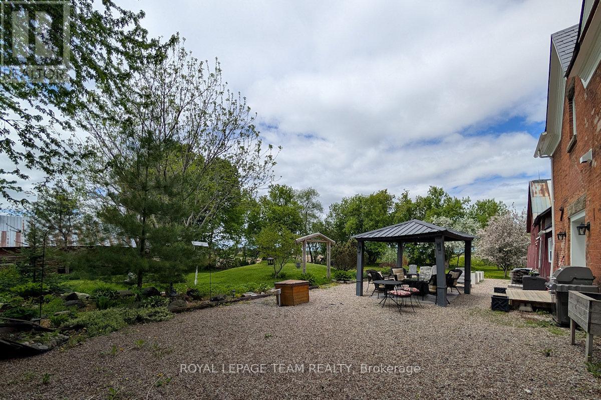 1242 Donald B. Munro Drive, Ottawa, Ontario  K0A 1L0 - Photo 38 - X12170053