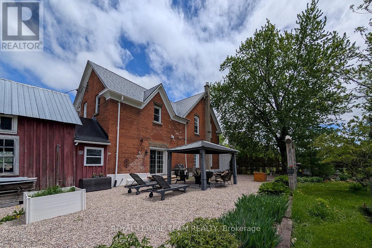 1242 Donald B. Munro Drive, Ottawa, Ontario  K0A 1L0 - Photo 39 - X12170053
