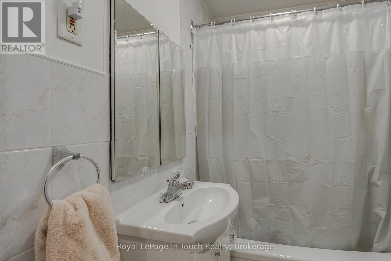 18 Fernanne Drive, Tiny, Ontario  L0L 2J0 - Photo 18 - S12170402