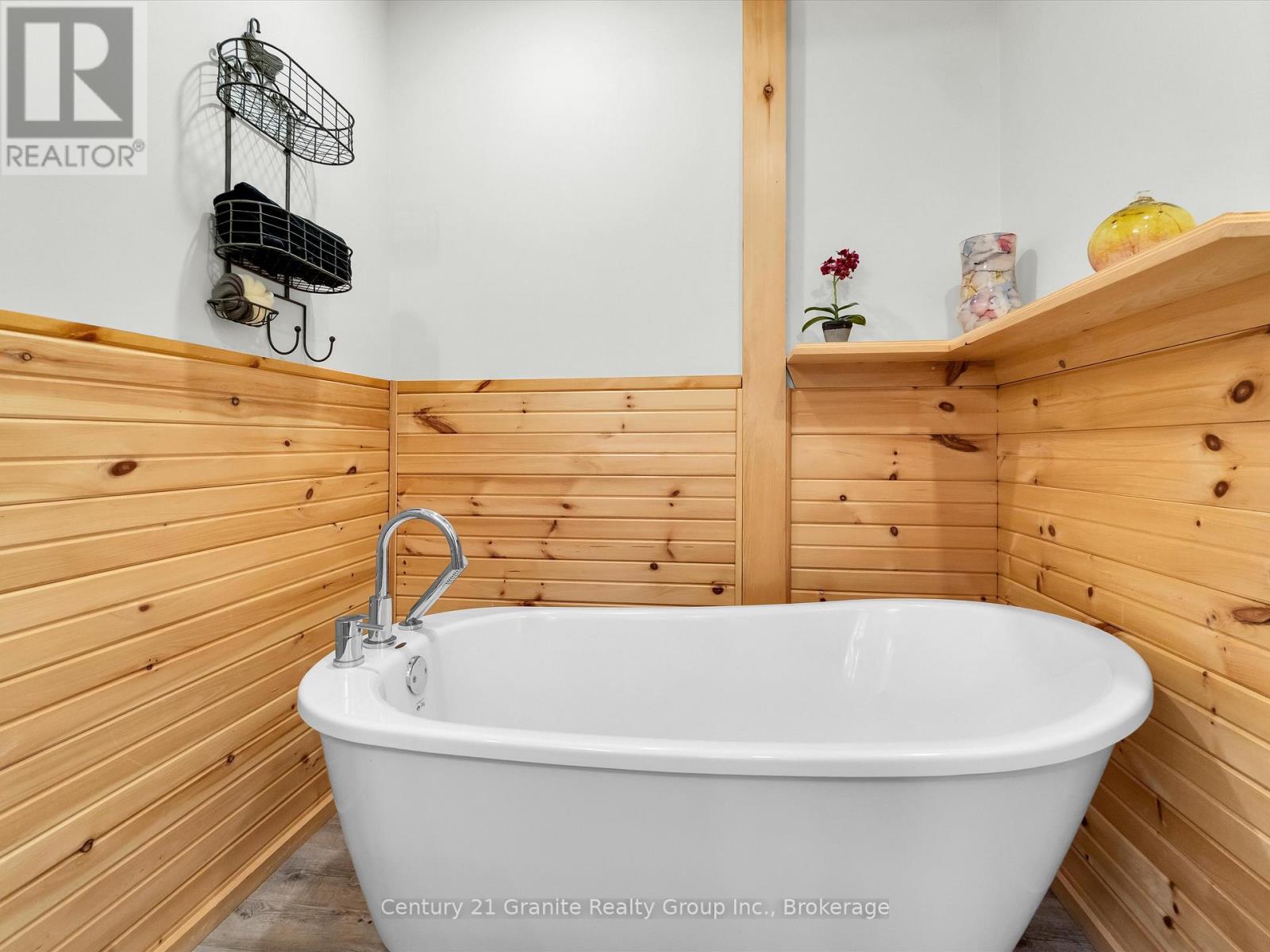 2302 Buckslide Road, Algonquin Highlands, Ontario  K0M 1J1 - Photo 19 - X12170461