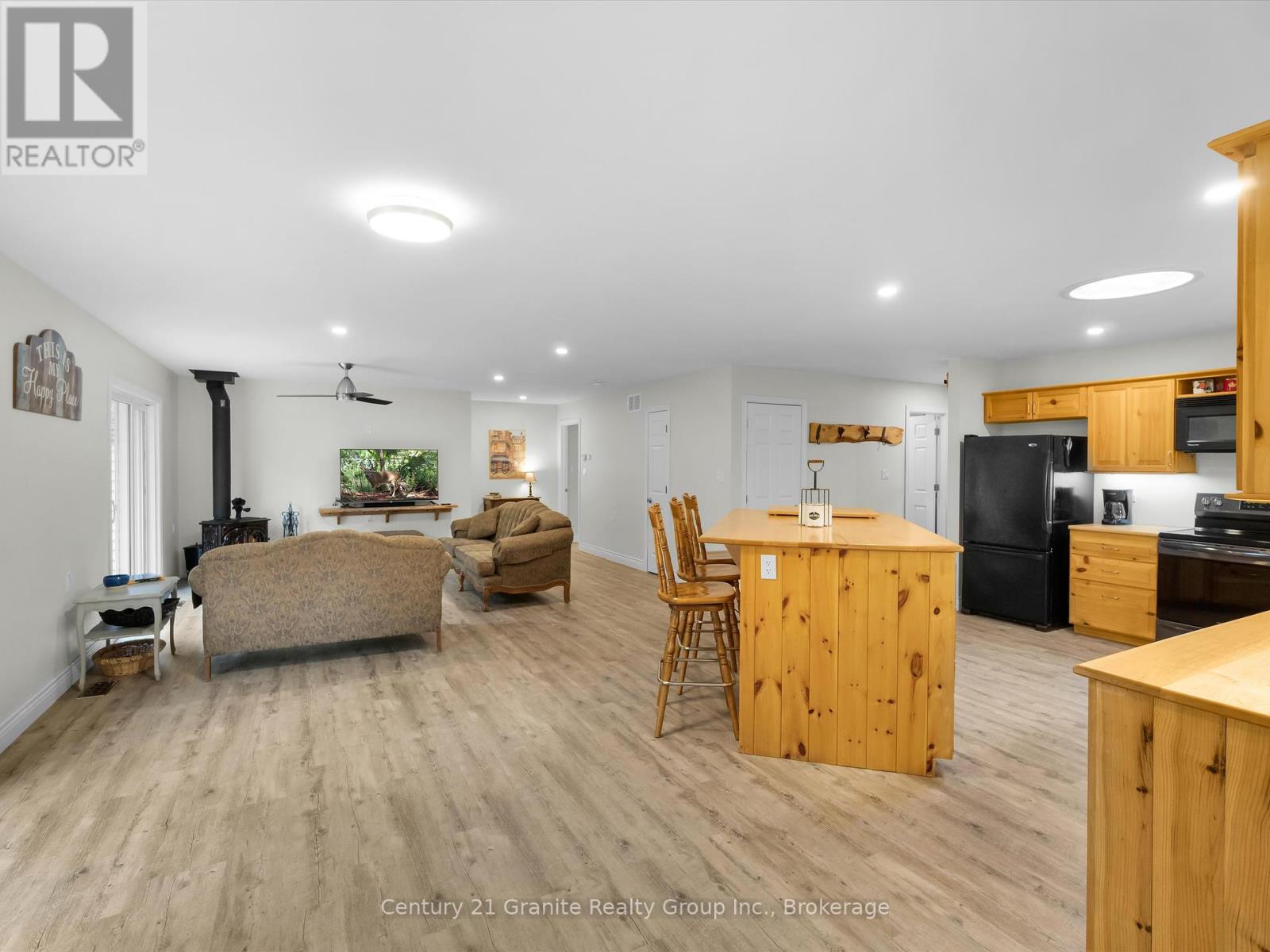 2302 Buckslide Road, Algonquin Highlands, Ontario  K0M 1J1 - Photo 6 - X12170461
