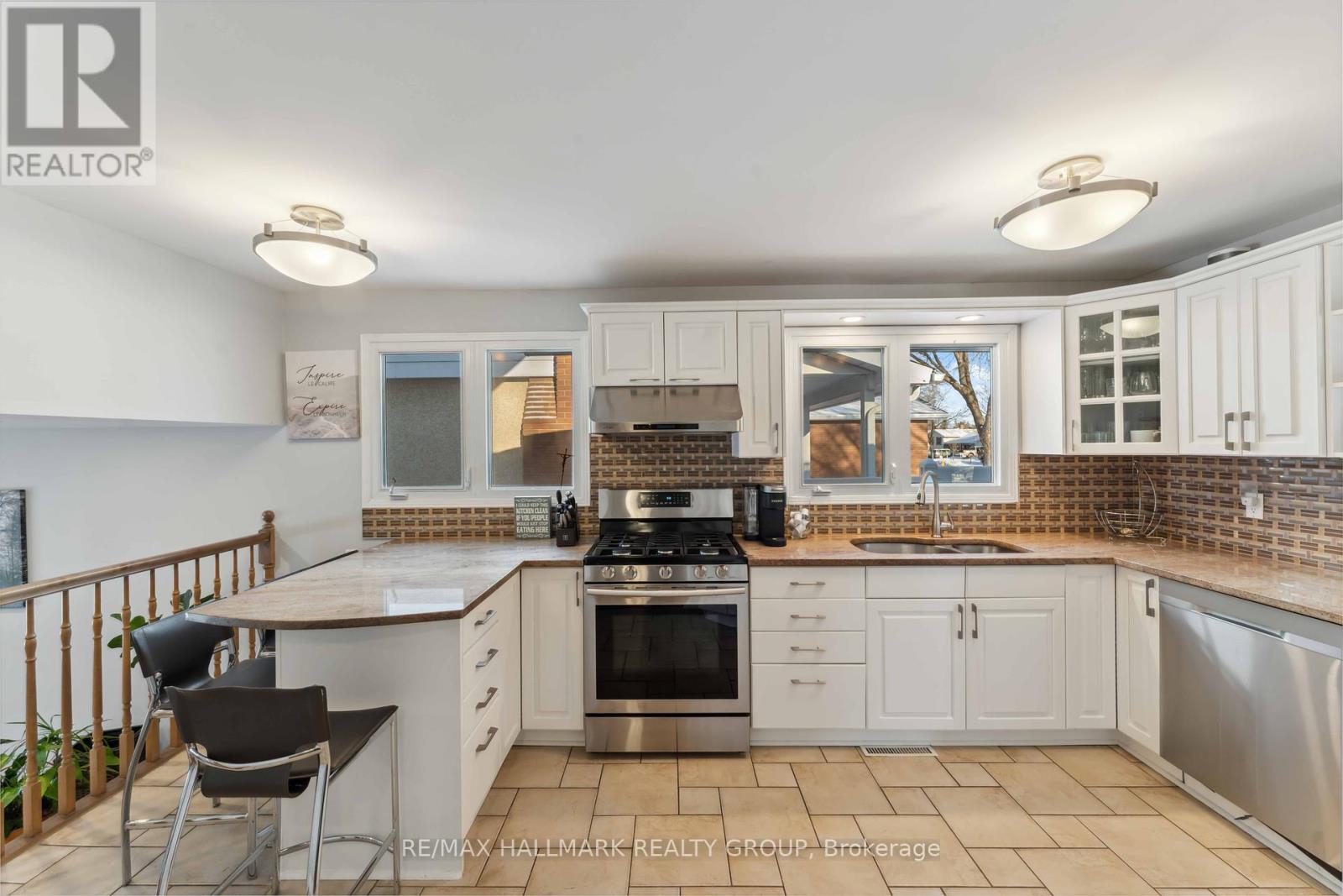 2425 Ogilvie Road, Ottawa, Ontario  K1J 7N3 - Photo 11 - X12170306