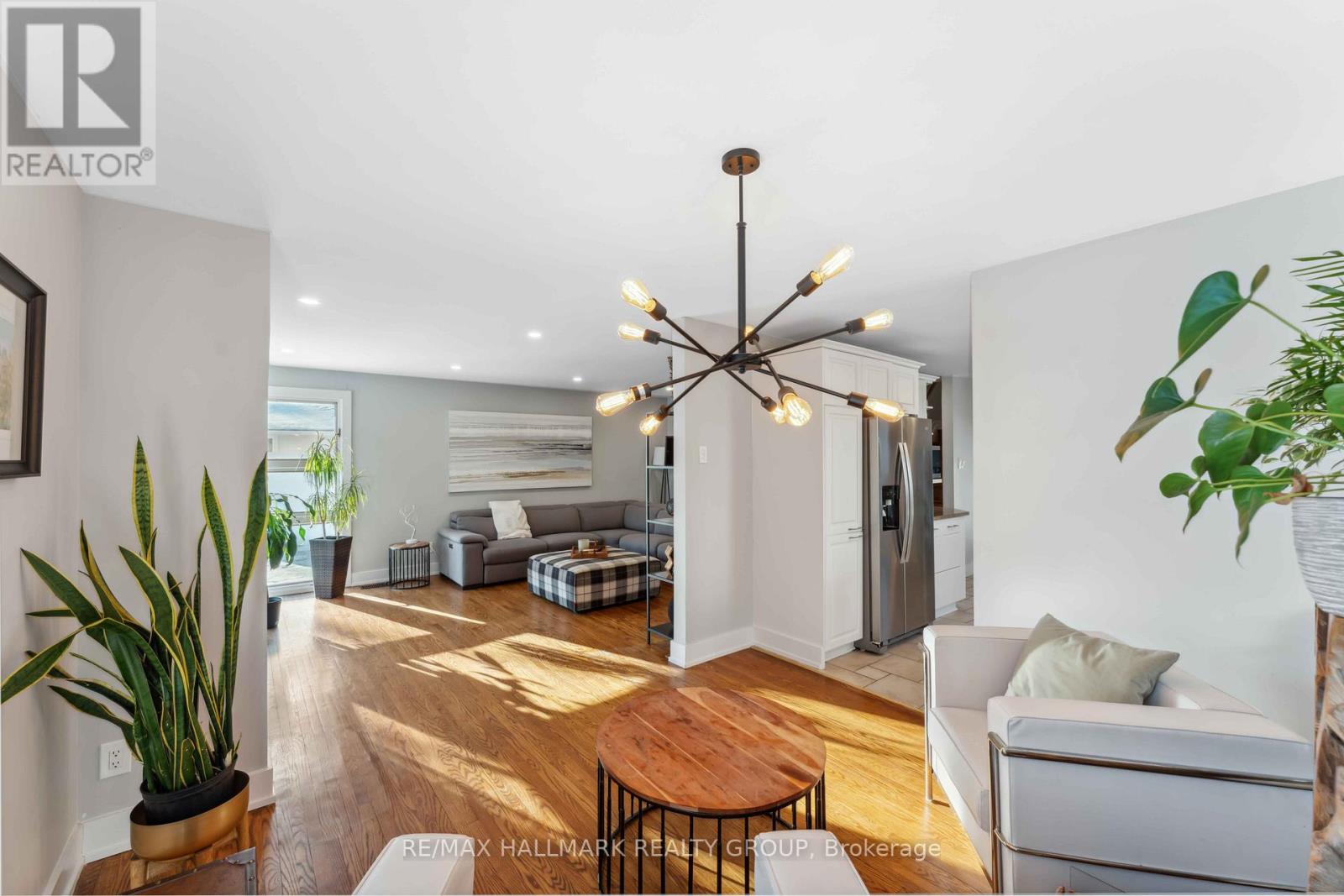 2425 Ogilvie Road, Ottawa, Ontario  K1J 7N3 - Photo 8 - X12170306