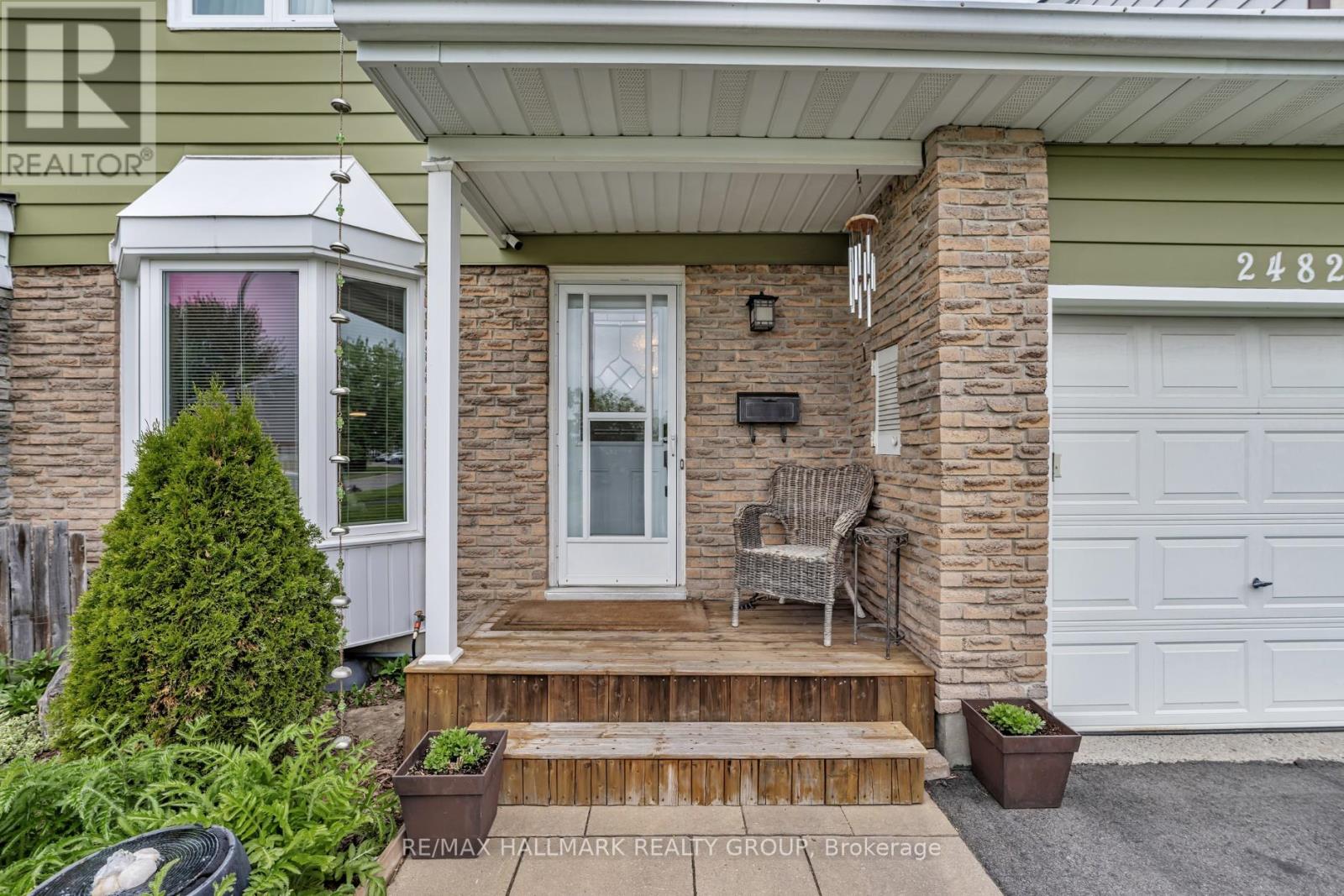 2482 Autumn Hill Crescent, Ottawa, Ontario  K1B 4M5 - Photo 2 - X12170310