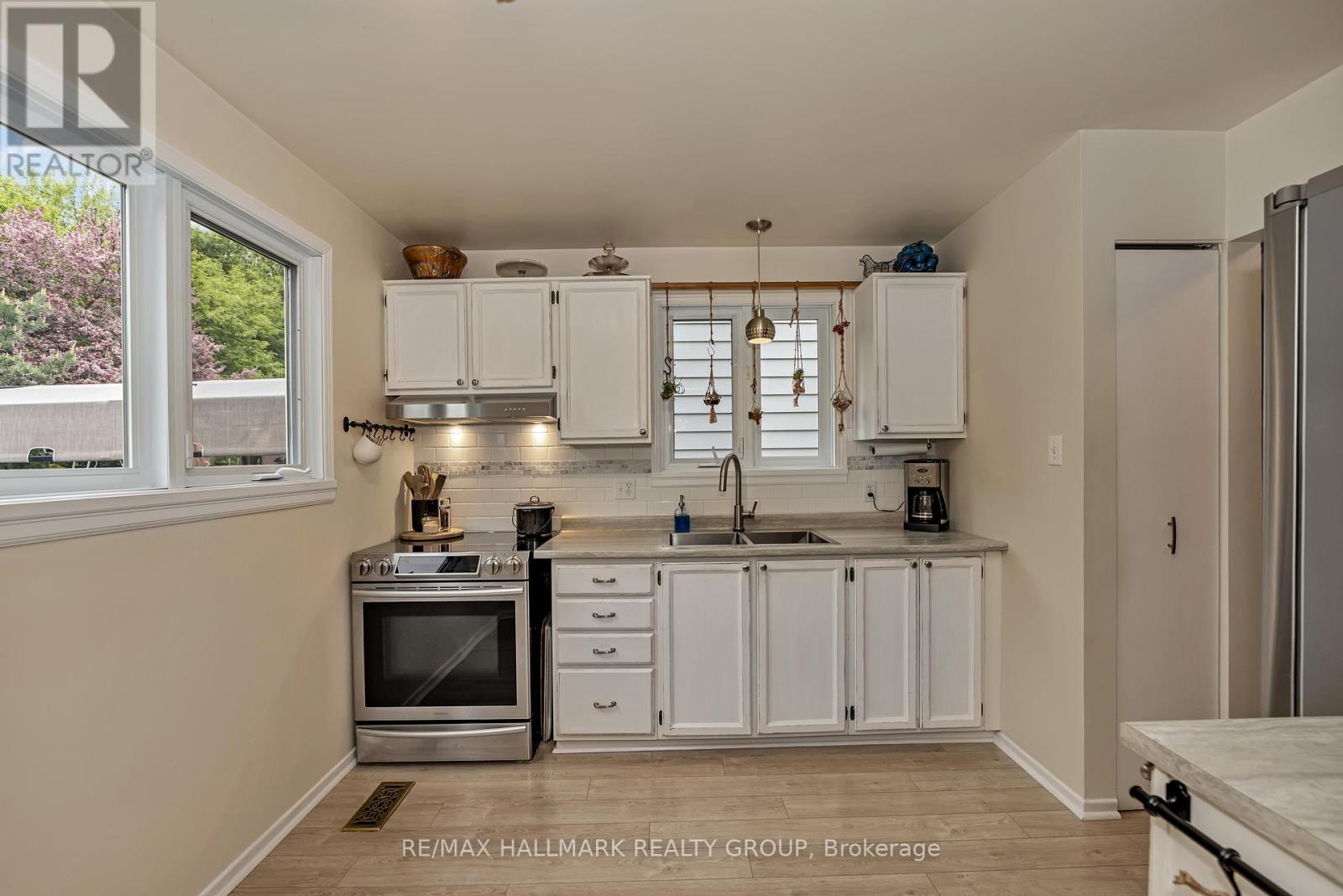 2482 Autumn Hill Crescent, Ottawa, Ontario  K1B 4M5 - Photo 7 - X12170310