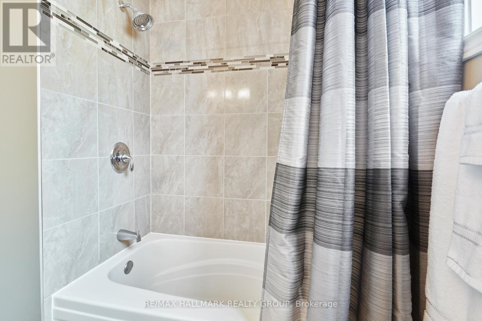 411 Sanderling Crescent, Ottawa, Ontario  K1E 2V5 - Photo 22 - X12170387