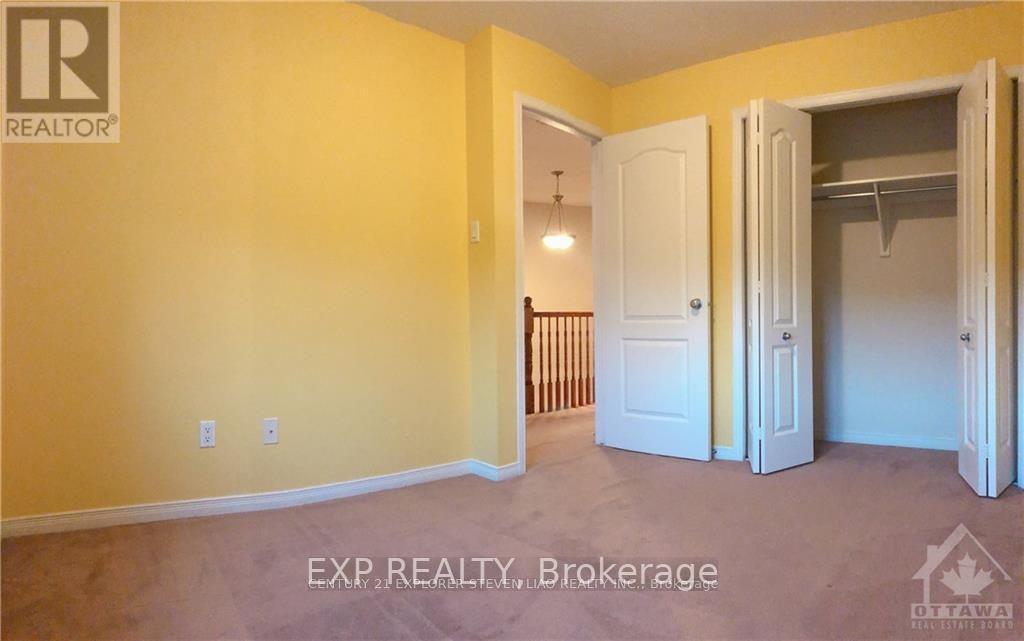 735 Nakina Way, Ottawa, Ontario  K1V 2H9 - Photo 11 - X12170410