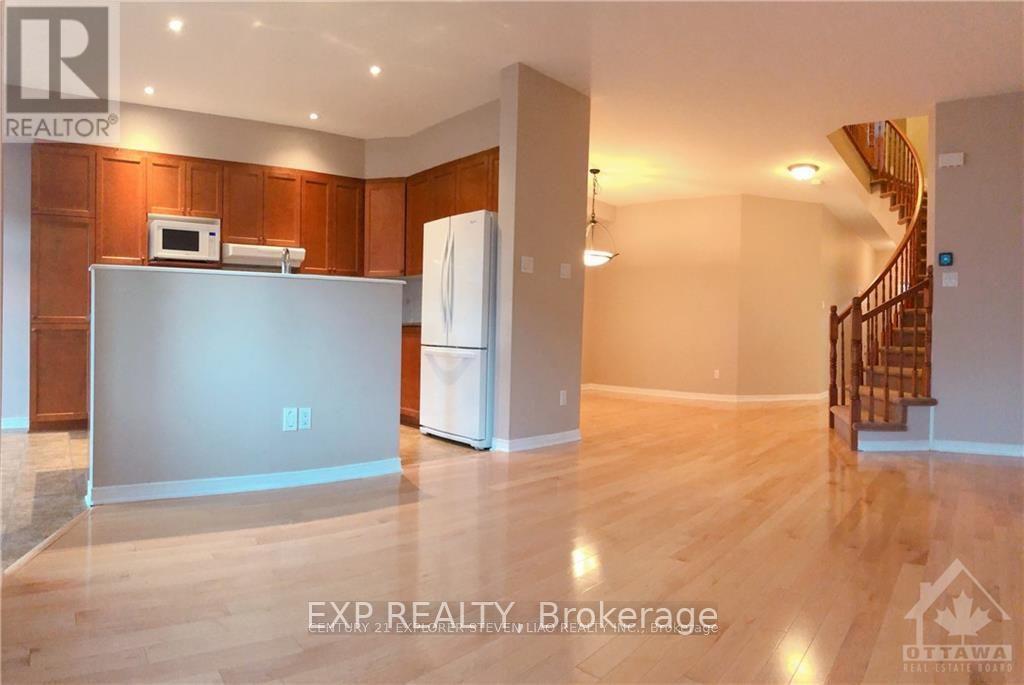 735 Nakina Way, Ottawa, Ontario  K1V 2H9 - Photo 9 - X12170410