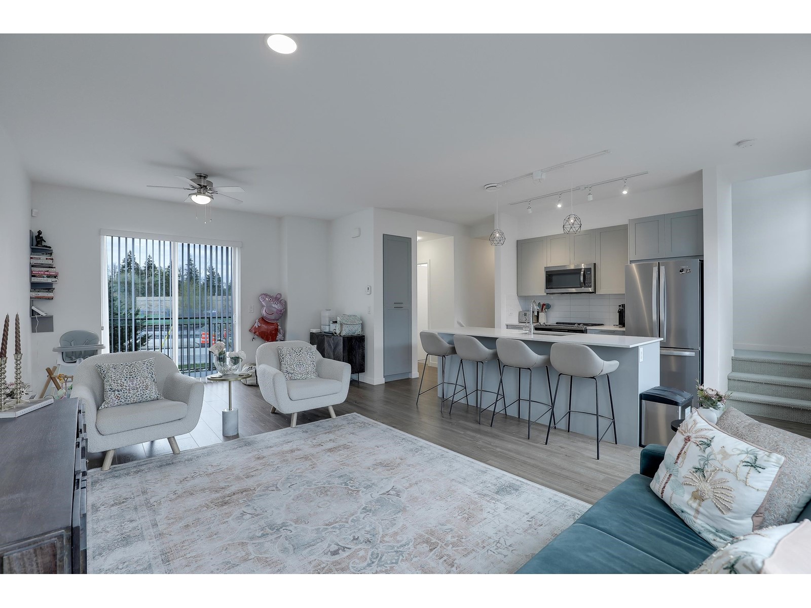 1304 16433 Watson Drive, Surrey, British Columbia  V4N 6R9 - Photo 3 - R2993037