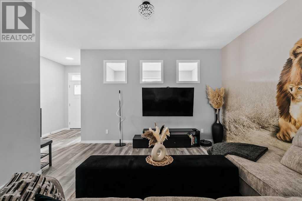 Property at 121 Setonstone Green SE image 4