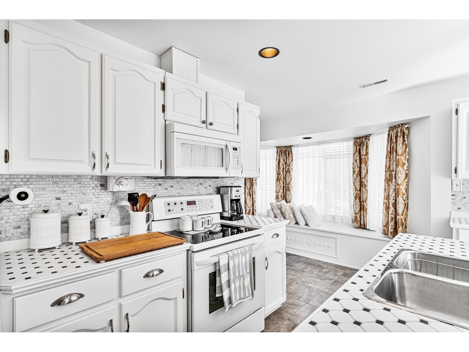52 32361 Mcrae Avenue, Mission, British Columbia  V2V 4X7 - Photo 4 - R3006452