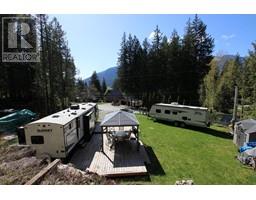 483 Bayview Road, nakusp, British Columbia