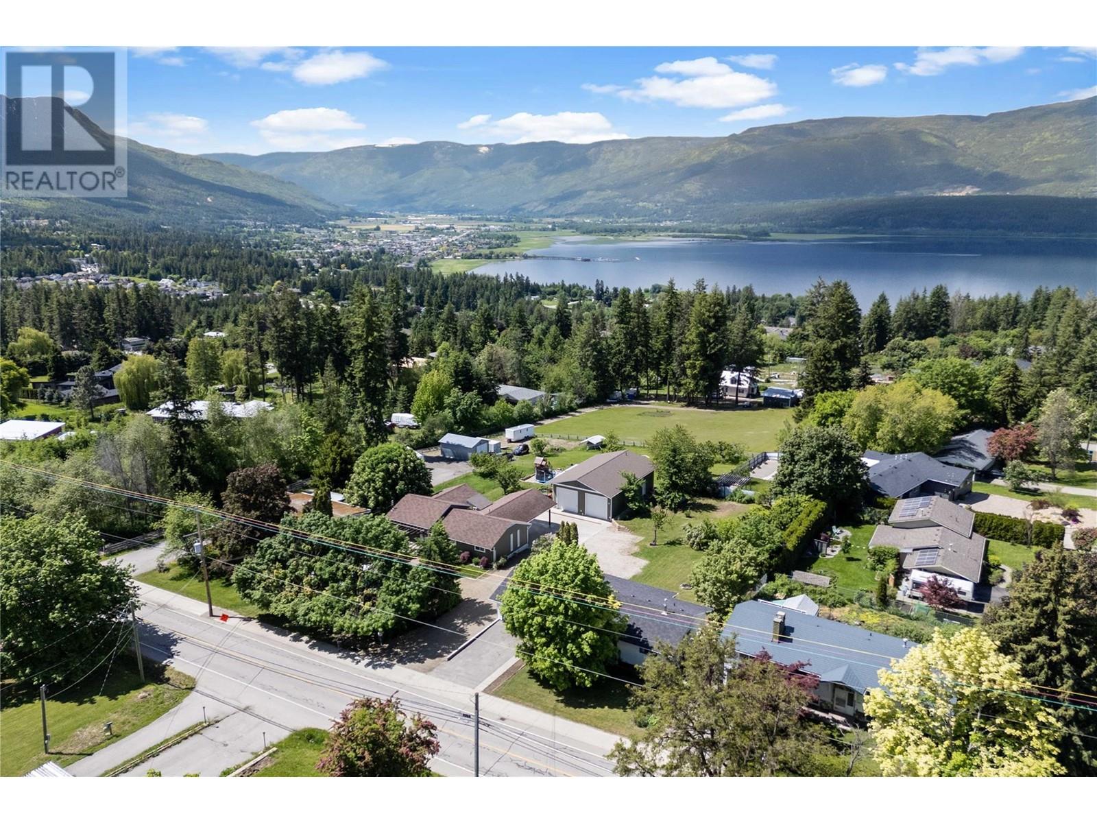 2941 30 Street NE, Salmon Arm, BC V1E3G7