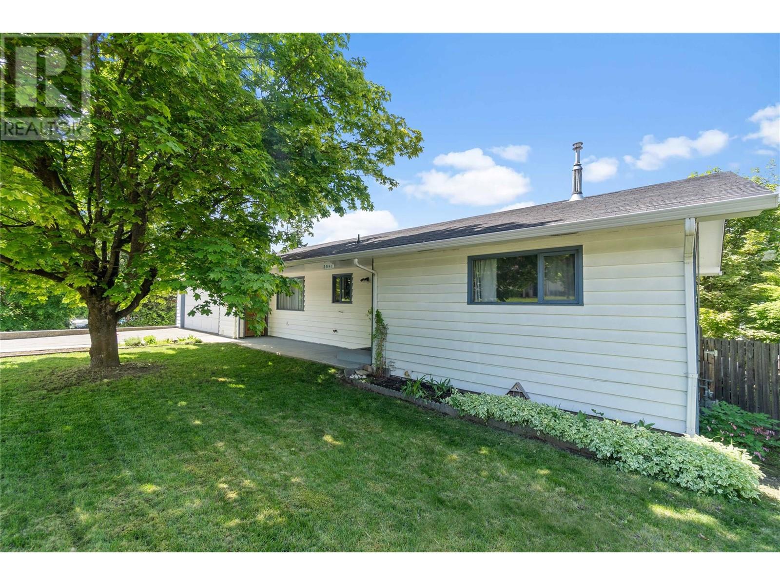 2941 30 Street NE, Salmon Arm, British Columbia
