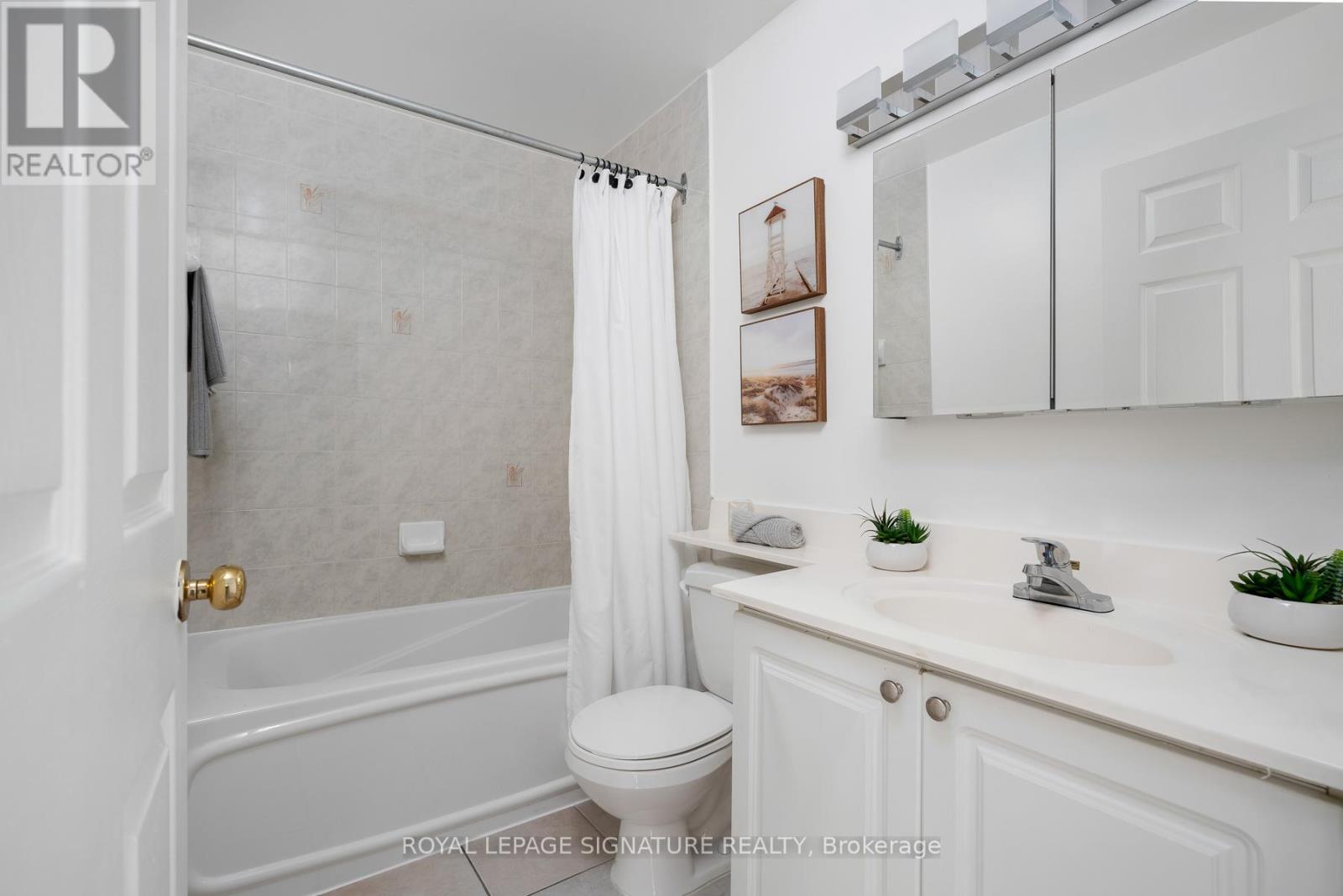 Ph4 - 889 Bay Street, Toronto, Ontario  M5S 3K5 - Photo 23 - C12170334