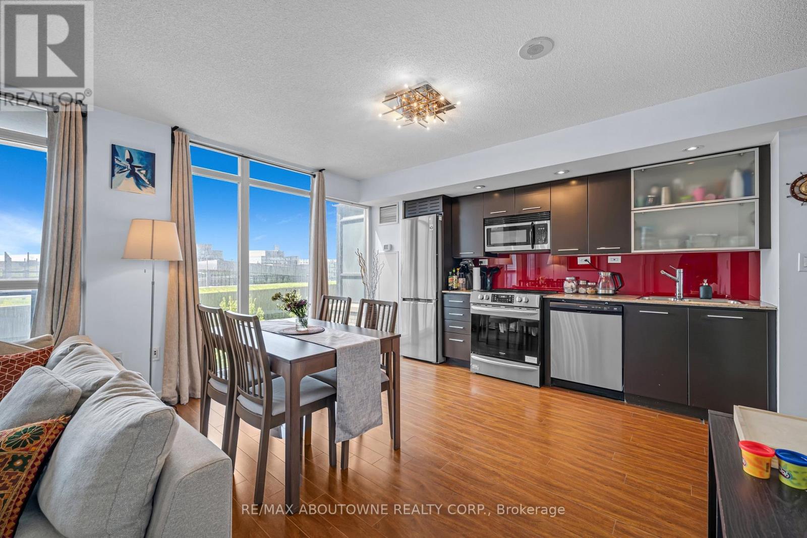 503 - 8 Telegram Mews, Toronto, Ontario  M5V 3Z5 - Photo 2 - C12170391
