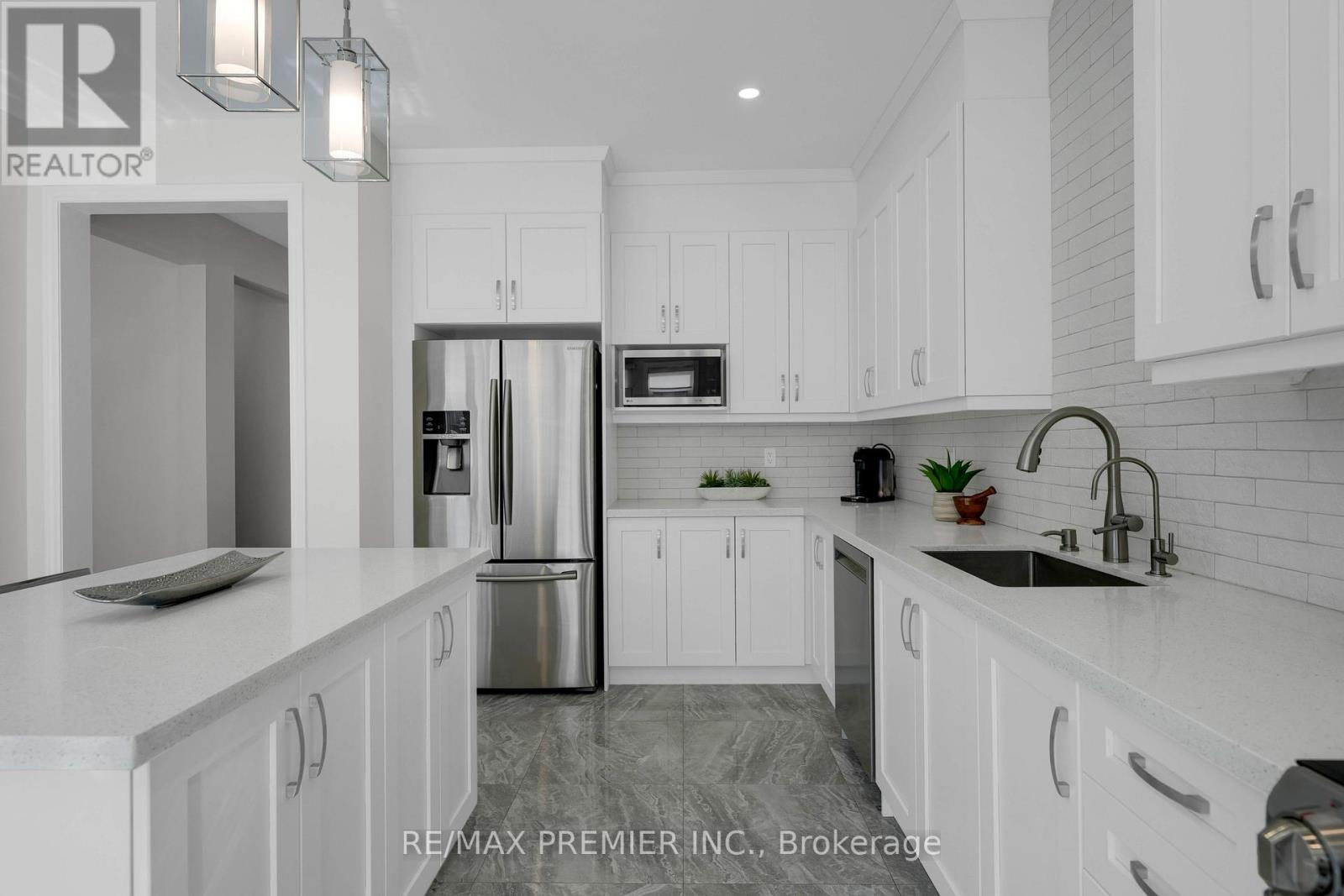297 Inverness Way, Bradford West Gwillimbury, Ontario  L3Z 2A8 - Photo 13 - N12170407