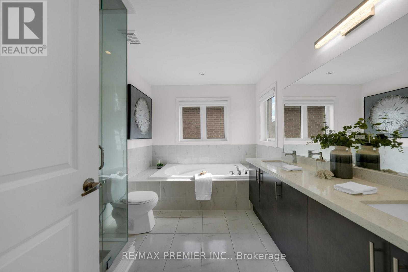 297 Inverness Way, Bradford West Gwillimbury (Bradford), Ontario  L3Z 2A8 - Photo 26 - N12170407