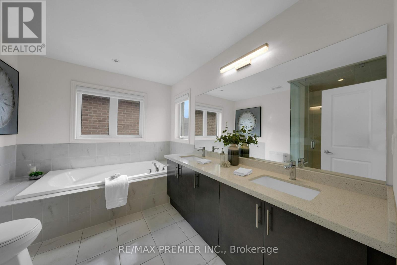 297 Inverness Way, Bradford West Gwillimbury (Bradford), Ontario  L3Z 2A8 - Photo 27 - N12170407