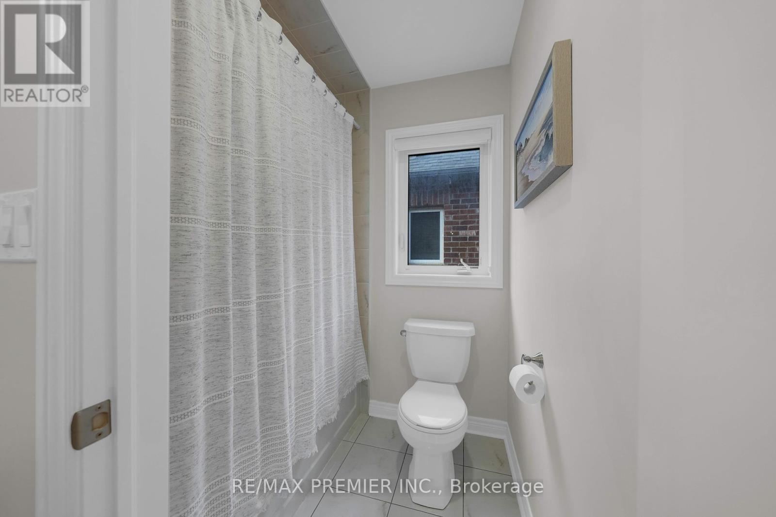 297 Inverness Way, Bradford West Gwillimbury, Ontario  L3Z 2A8 - Photo 34 - N12170407