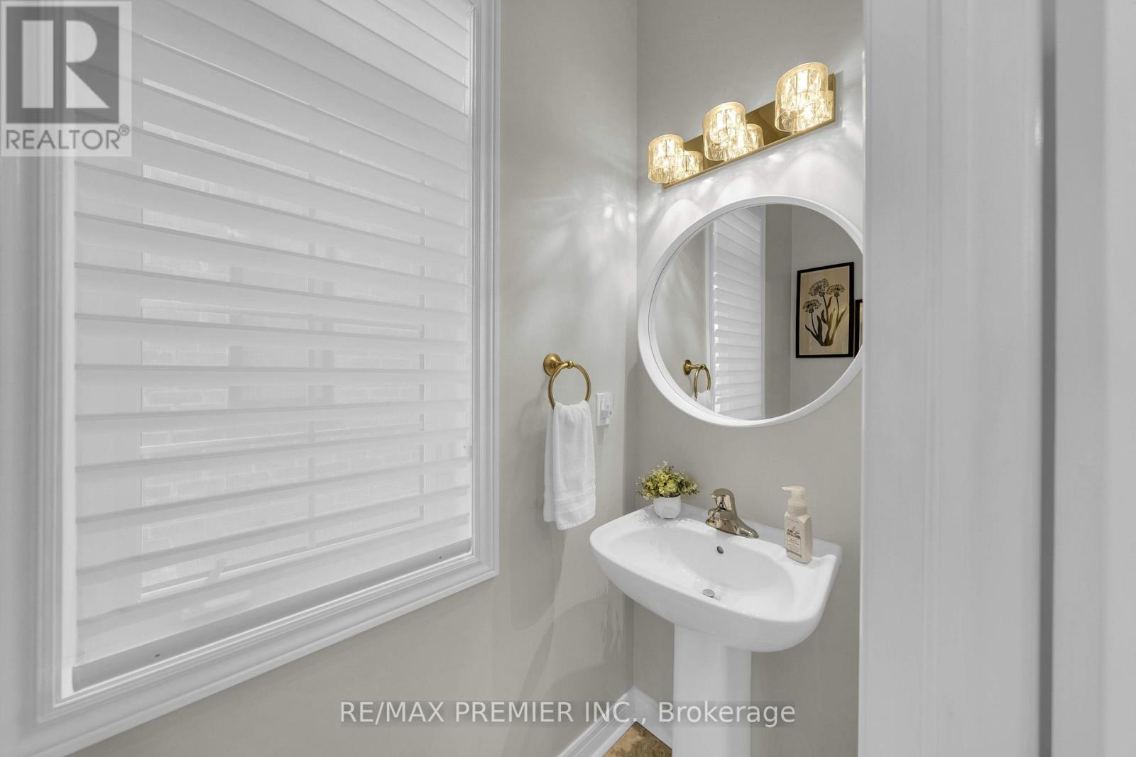 297 Inverness Way, Bradford West Gwillimbury, Ontario  L3Z 2A8 - Photo 6 - N12170407