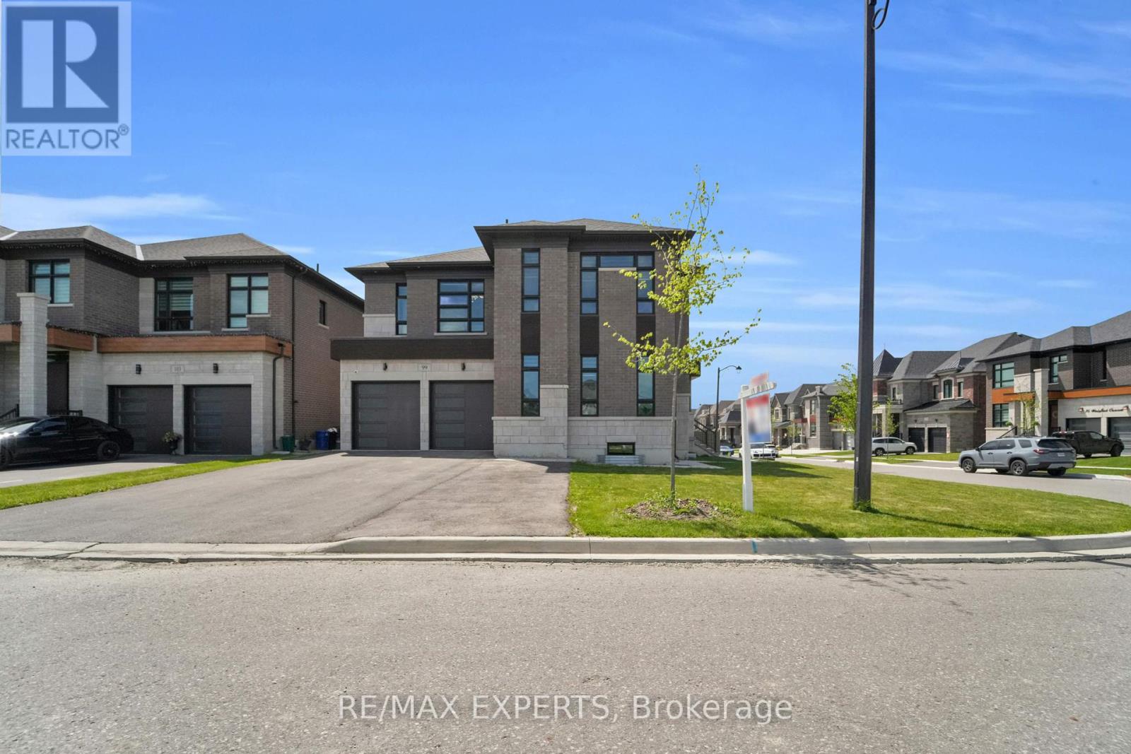 99 Wainfleet Crescent, Vaughan (Vellore Village), Ontario  L3L 0E7 - Photo 3 - N12169786
