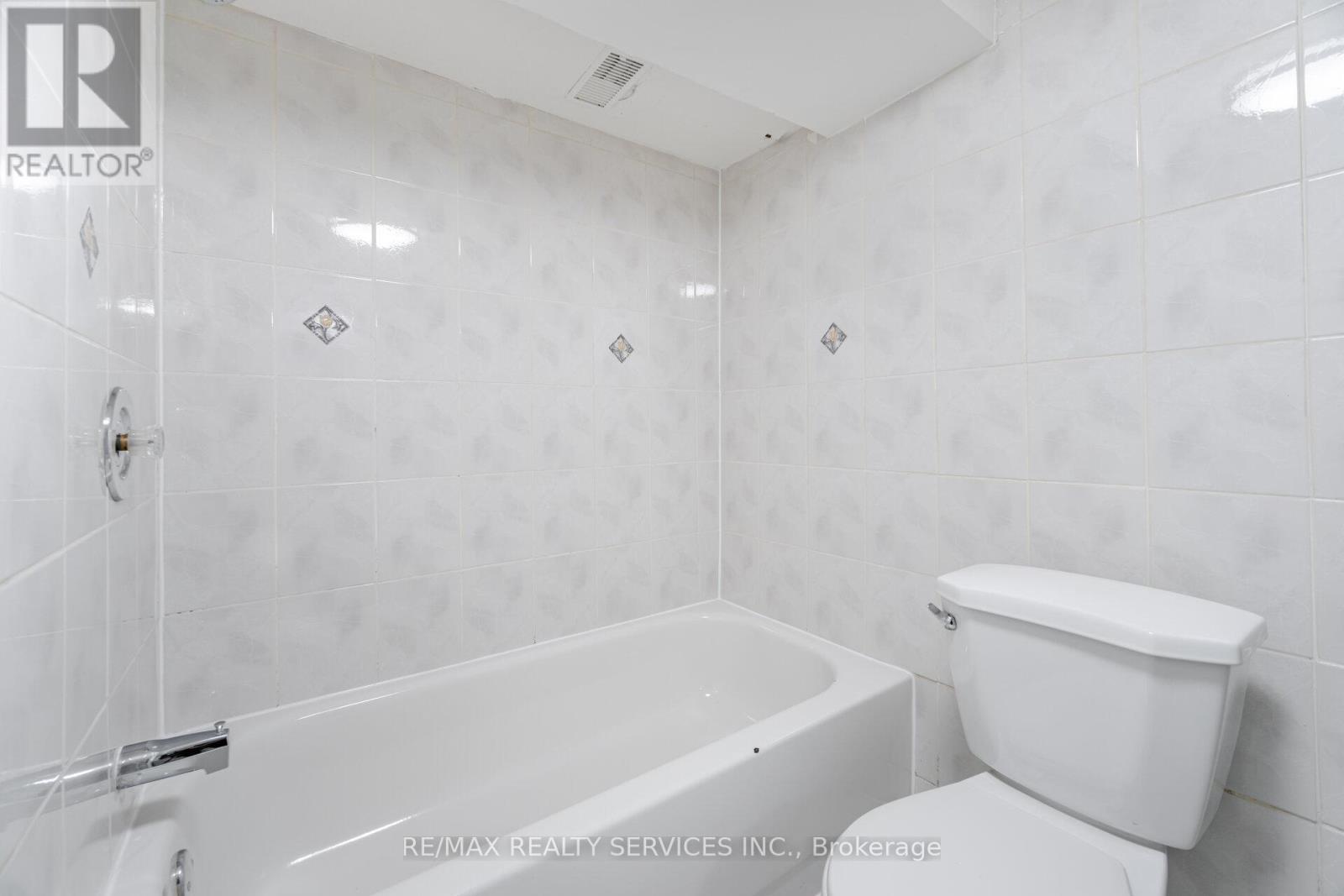 65 - 3525 Brandon Gate Drive, Mississauga (Malton), Ontario  L4T 3M3 - Photo 43 - W12170090
