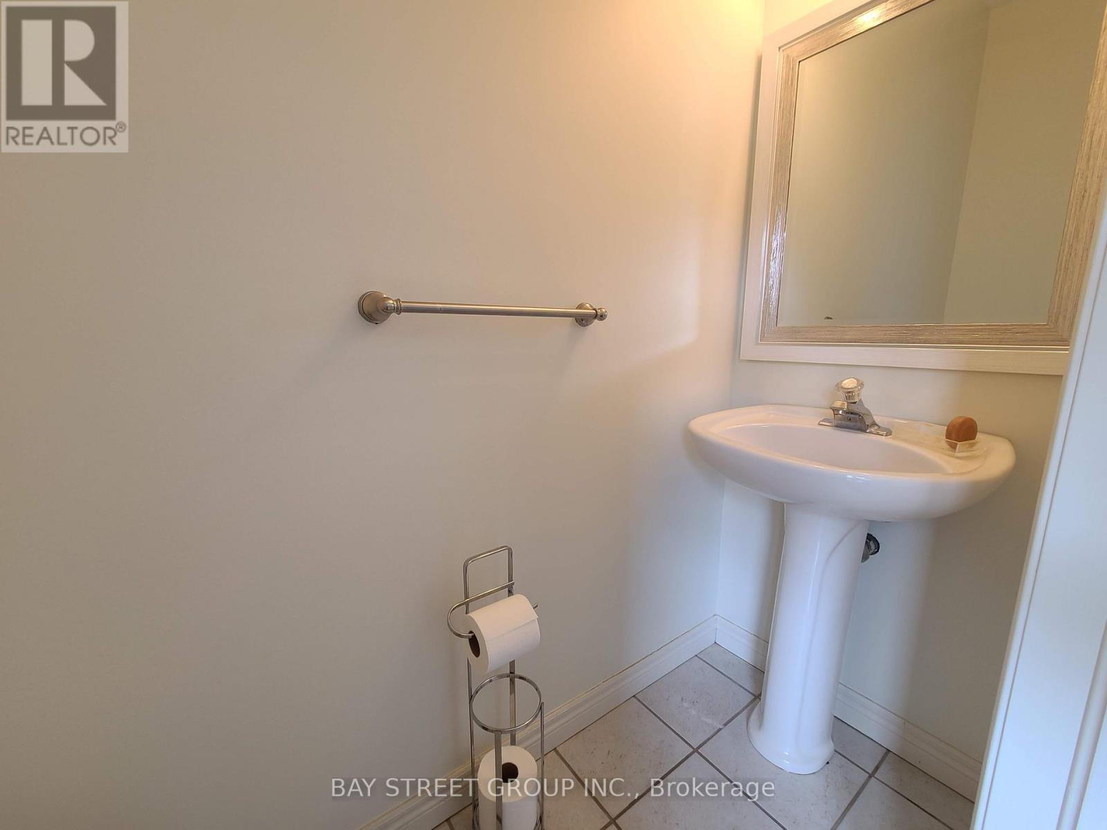5321 Scotia Street, Burlington, Ontario  L7L 7B3 - Photo 16 - W12170384