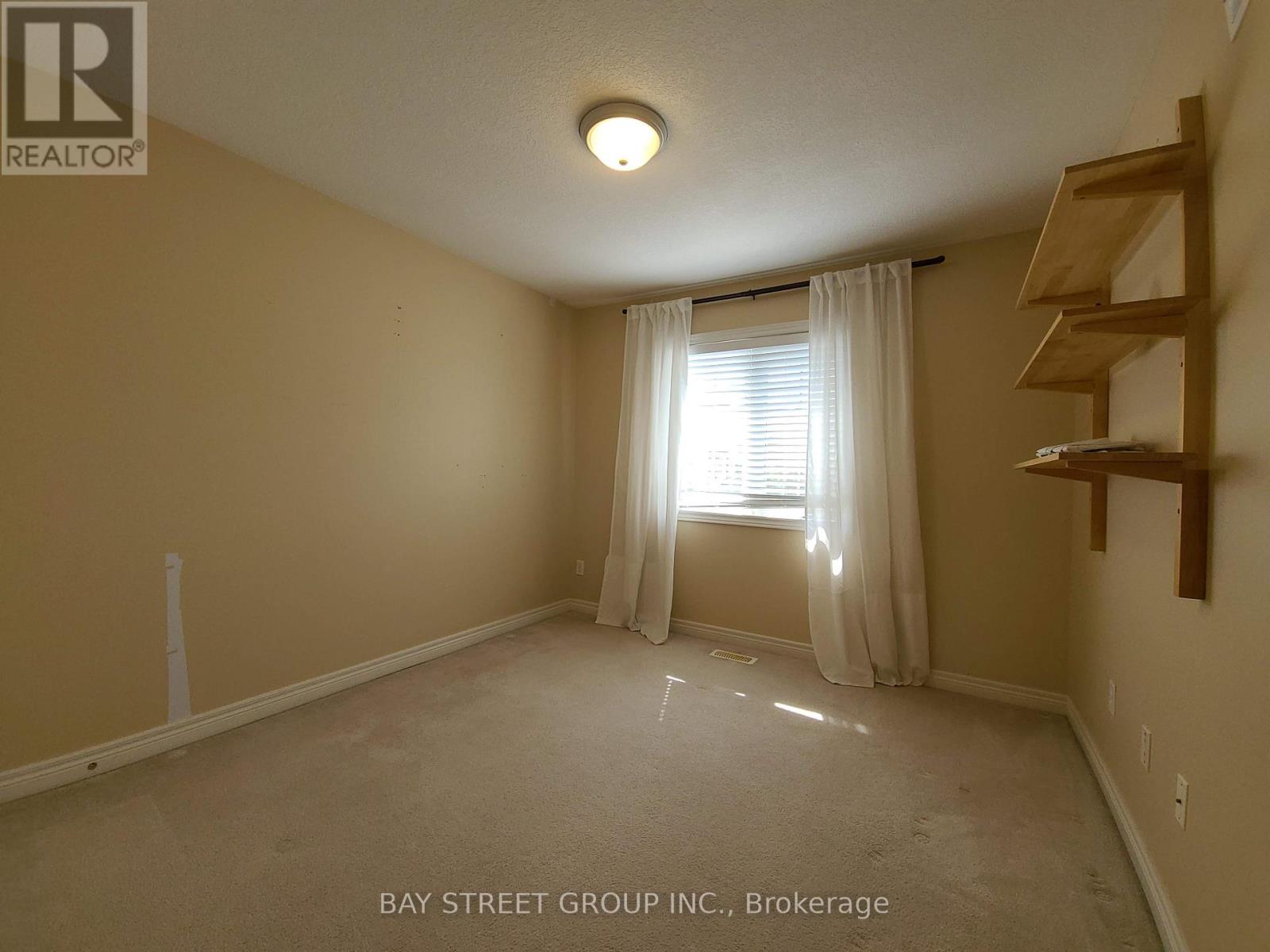 5321 Scotia Street, Burlington, Ontario  L7L 7B3 - Photo 9 - W12170384