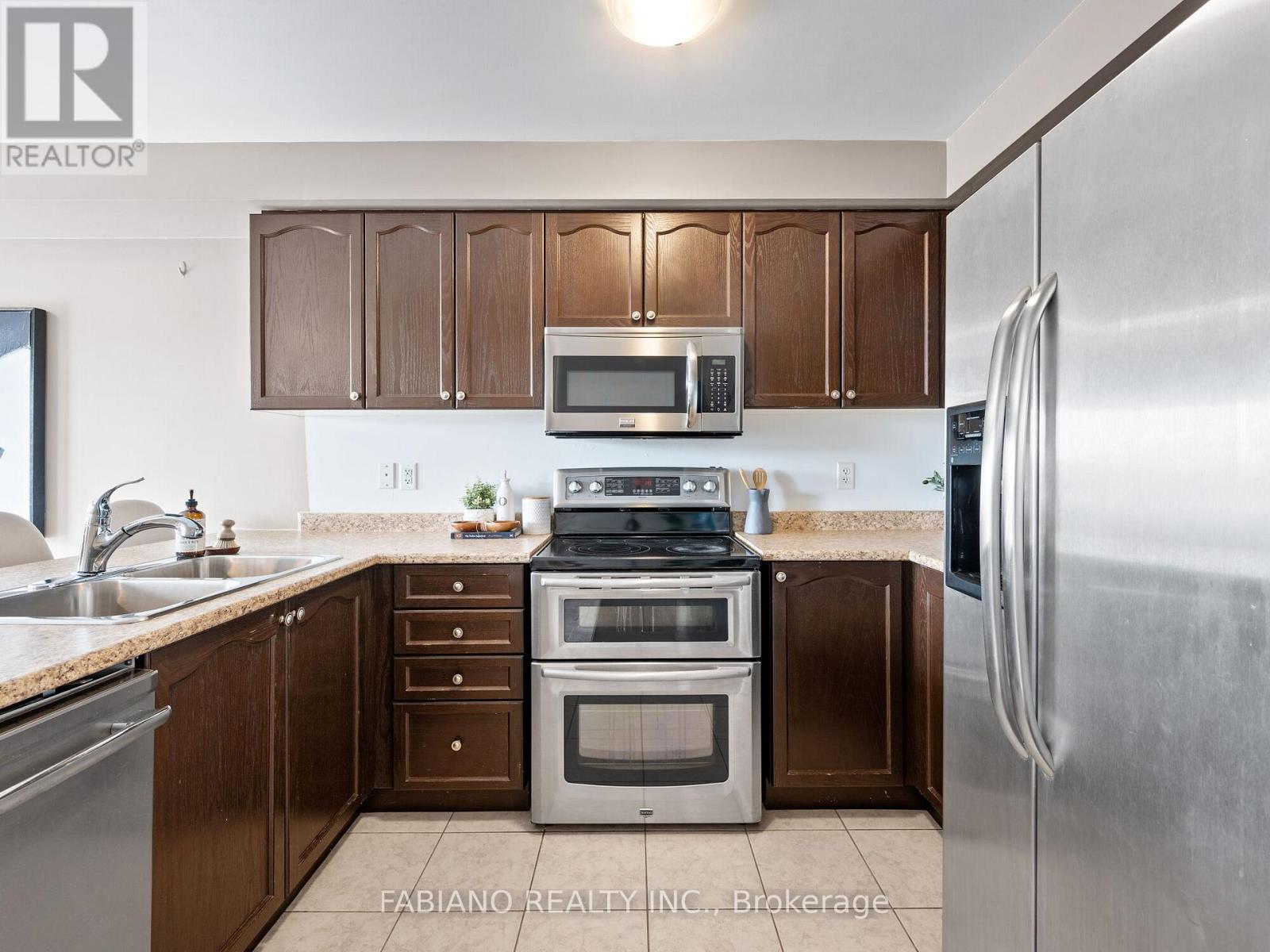 6 Davenhill Road, Brampton, Ontario  L6P 3E1 - Photo 16 - W12170394