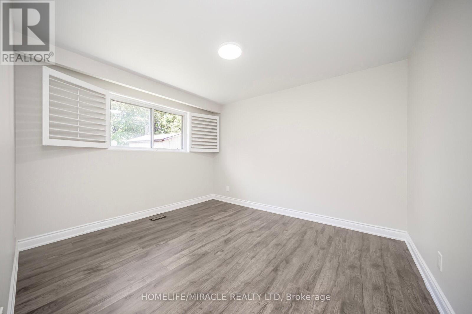 106 Silverstone Drive, Toronto, Ontario  M9V 3G7 - Photo 20 - W12170396