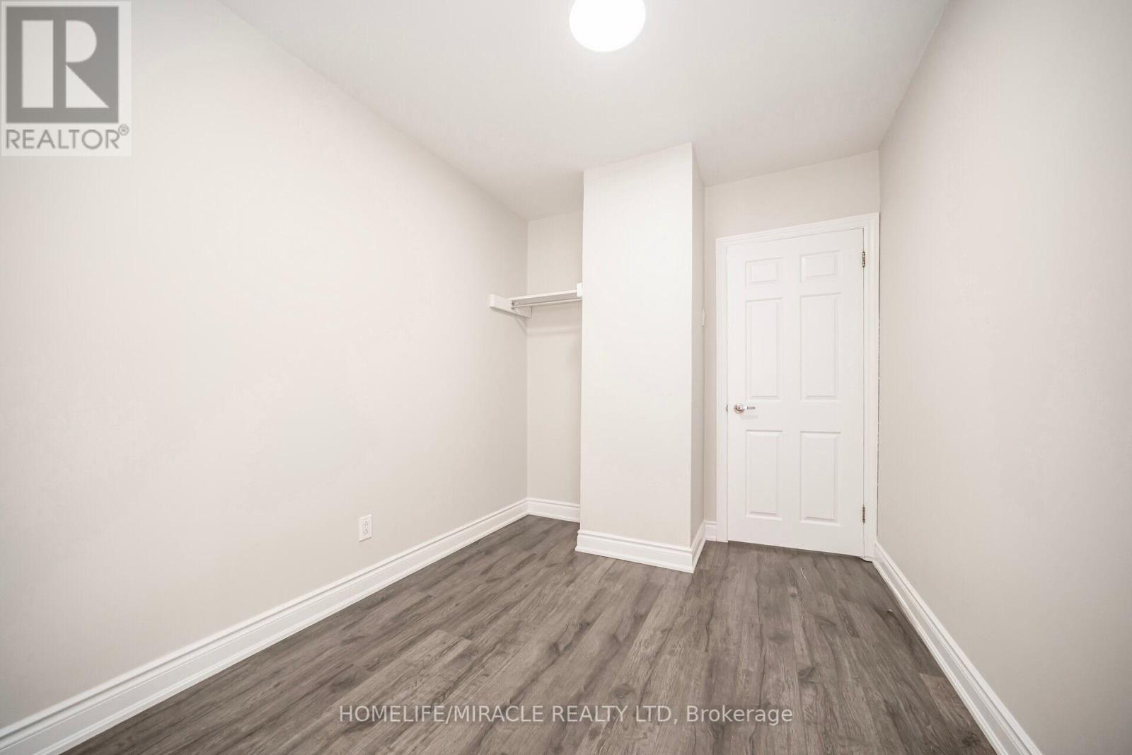106 Silverstone Drive, Toronto, Ontario  M9V 3G7 - Photo 25 - W12170396