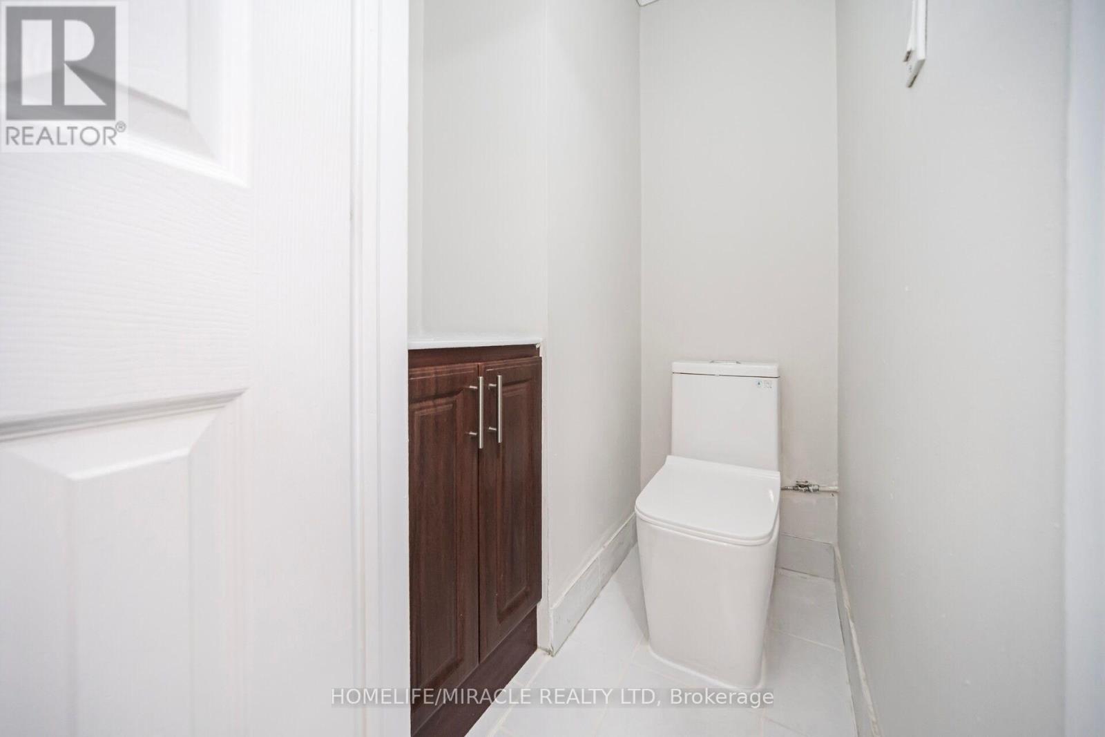 106 Silverstone Drive, Toronto, Ontario  M9V 3G7 - Photo 30 - W12170396