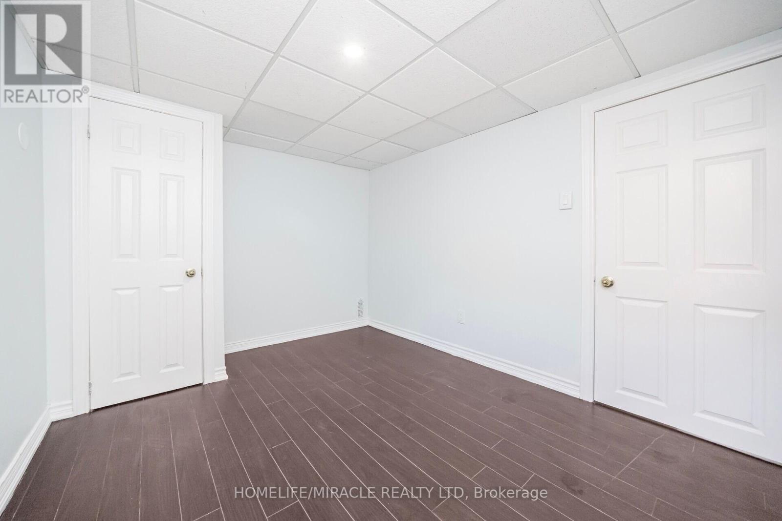106 Silverstone Drive, Toronto, Ontario  M9V 3G7 - Photo 43 - W12170396