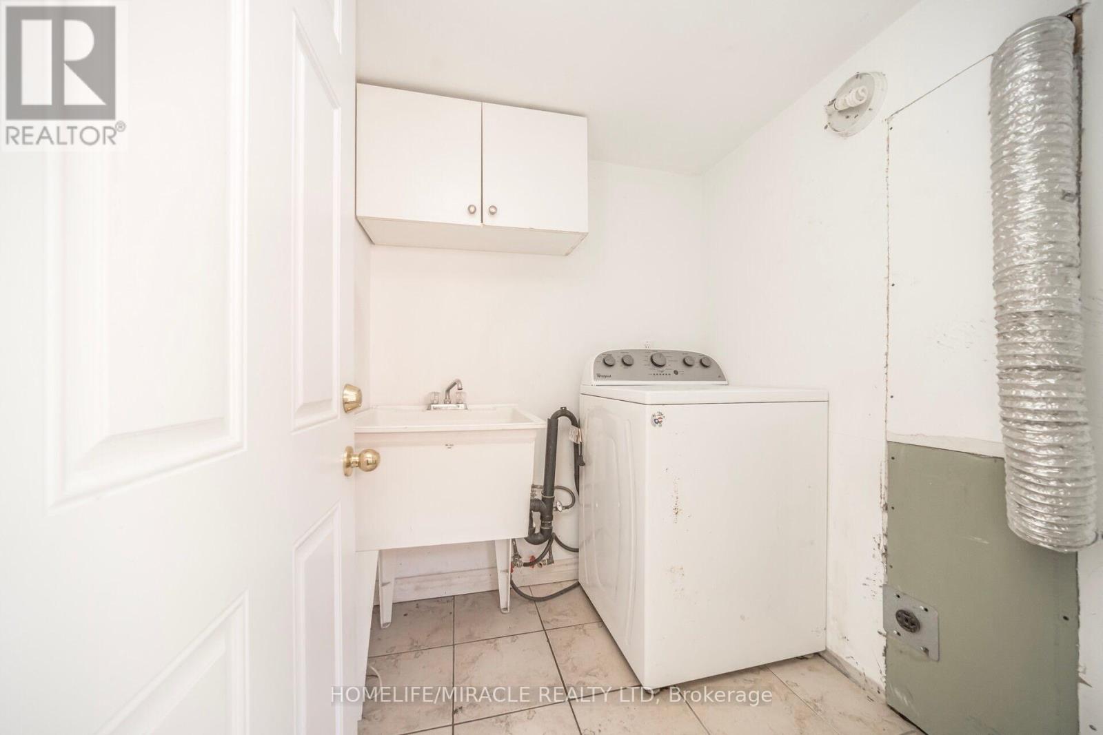 106 Silverstone Drive, Toronto, Ontario  M9V 3G7 - Photo 44 - W12170396