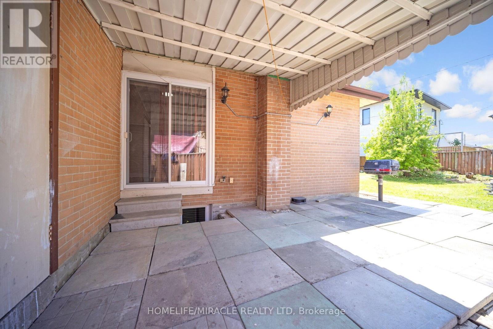 106 Silverstone Drive, Toronto, Ontario  M9V 3G7 - Photo 45 - W12170396