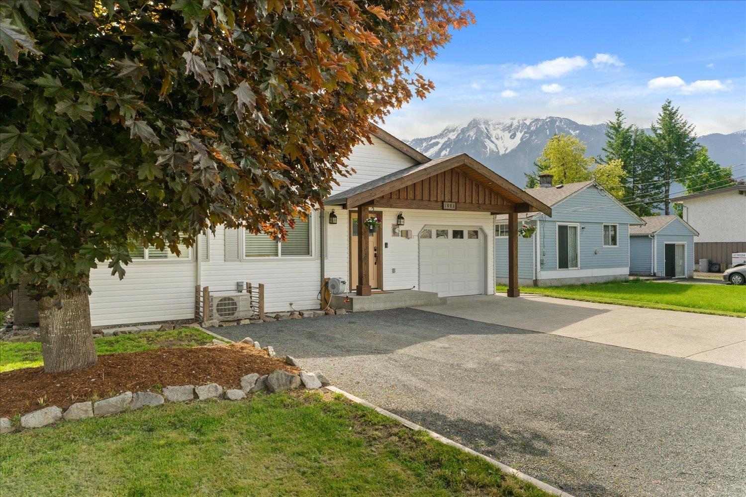 Property at 1688 PARKWOOD DRIVE image 3