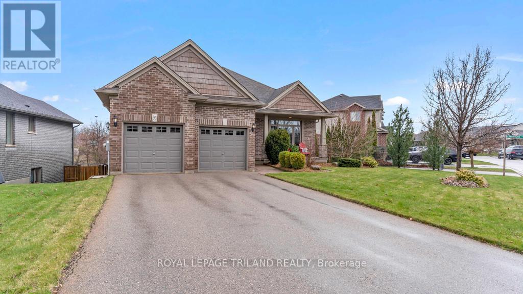 Photo 2 of 43 for 95 Circlewood Drive